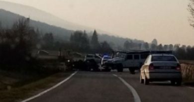 U teškoj nesreći život izgubilo četvero mladih ljudi, dva mladića i dvije djevojke U teškoj nesreći život izgubilo četvero mladih ljudi, dva mladića i dvije djevojke