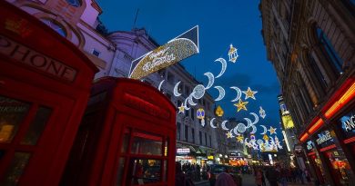 London prvi put ukrašen za ramazan: Oko 30.000 lampi u najpoznatijoj ulici