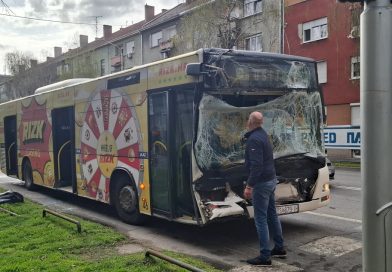 U sudaru dva gradska autobusa u Osijeku ozlijeđeno 20 osoba