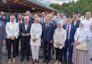 Nasiha Kukuruzović rame uz rame s delegacijom Žena SDA odala počast žrtvama genocida