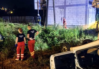 Mladić (28) izgubio život u saobraćajnoj nesreći u naselju Husino