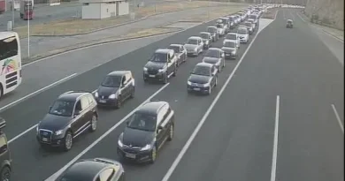 Kilometarske kolone na granicama: Gužve širom zemlje, vozači upozoreni na duga čekanja i radove