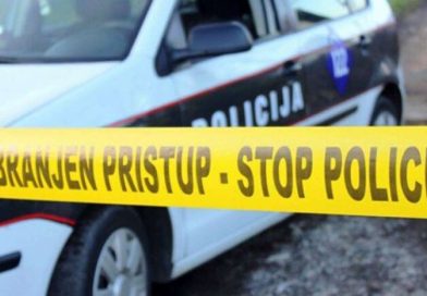 TRAGEDIJA U GRADAČCU: Poginuo vozač mopeda nakon sudara s automobilom