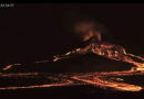 🌋🔥 Spektakl na Havajima: Vulkan Kilauea eruptirao, nebo obasjale fontane lave visoke 30 metara! 😱✨