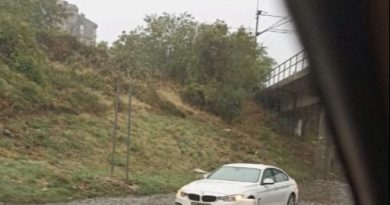 Drama na putevima u BiH: BMW ostao u vodi, blokiran saobraćaj na sjevernom izlazu iz Mostara 