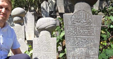 Emir Demir otkrio mezar Husein-kapetana Gradaščevića u Istanbulu